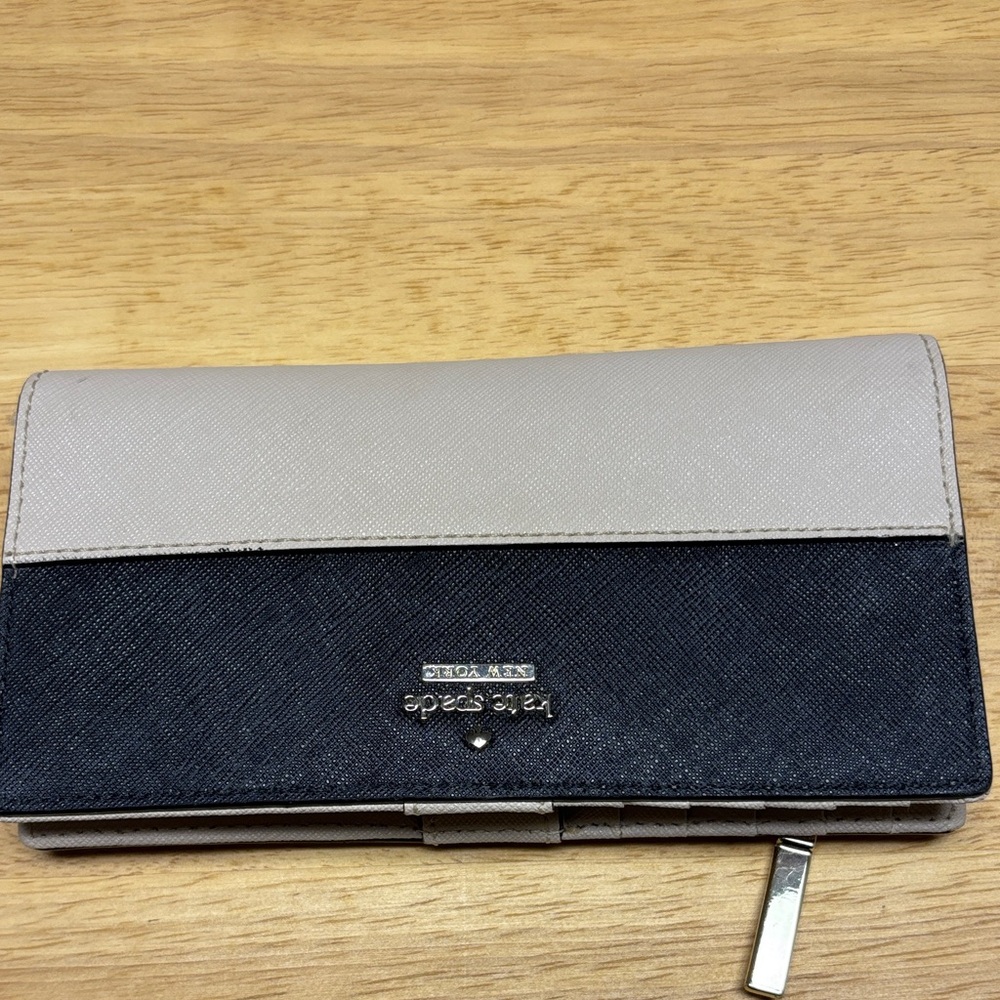 Kate Spade Two-Tone Black and Cream Wallet